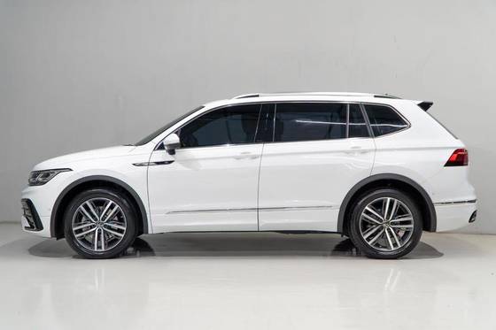 VOLKSWAGEN TIGUAN 2.0 300 TSI GASOLINA ALLSPACE R-LINE AUTOMÁTICO VOLKSWAGEN TIGUAN 2.0 300 TSI GASOLINA ALLSPACE R-LINE AUTOMÁTICO
